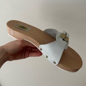 Like new— Dr. Scholl's White Slides Clogs Sandals